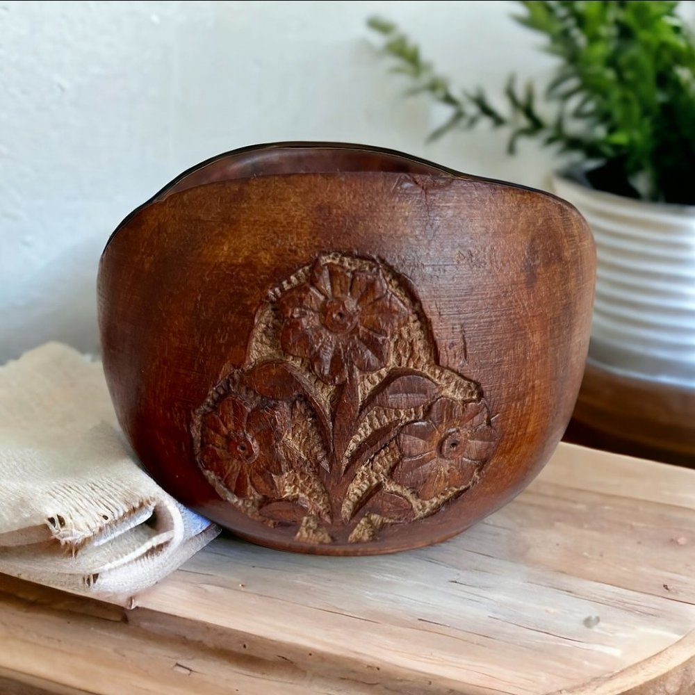 Vintage Hand Carved Sheesham Wood Coasters ( 5)  w/ Floral Carved Holder - Picture 3 of 9